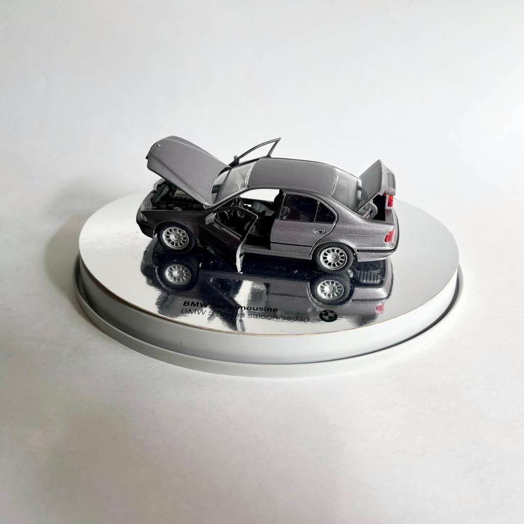 1996 BMW 5-Series E39 presentation model