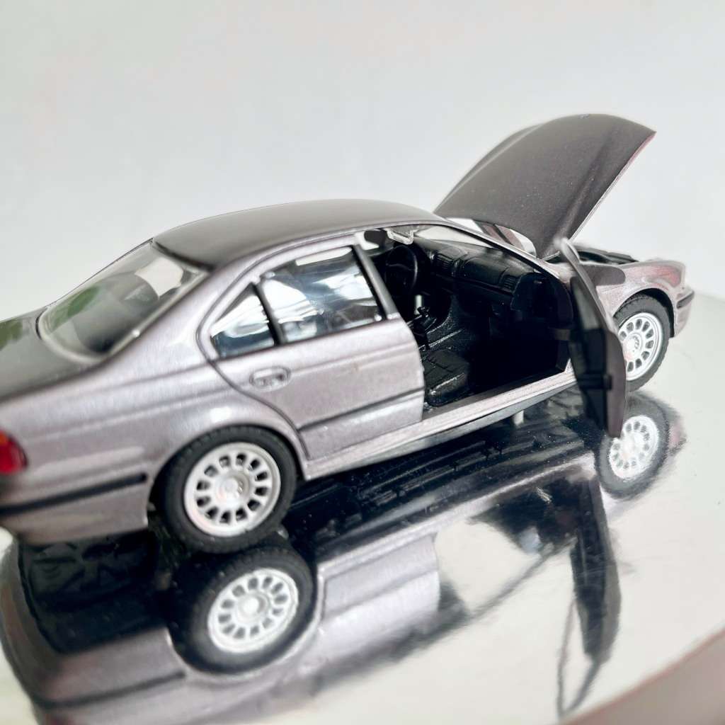 1996 BMW 5-Series E39 presentation model