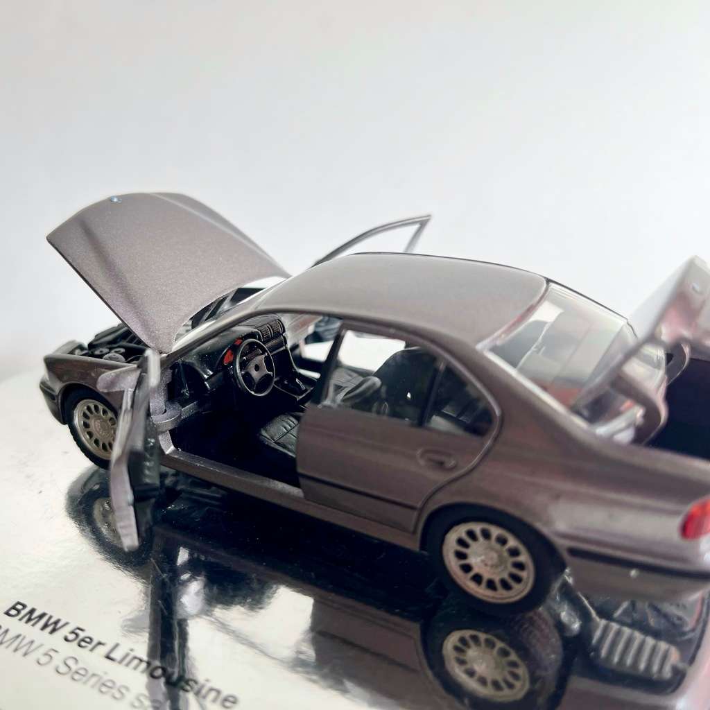 1996 BMW 5-Series E39 presentation model