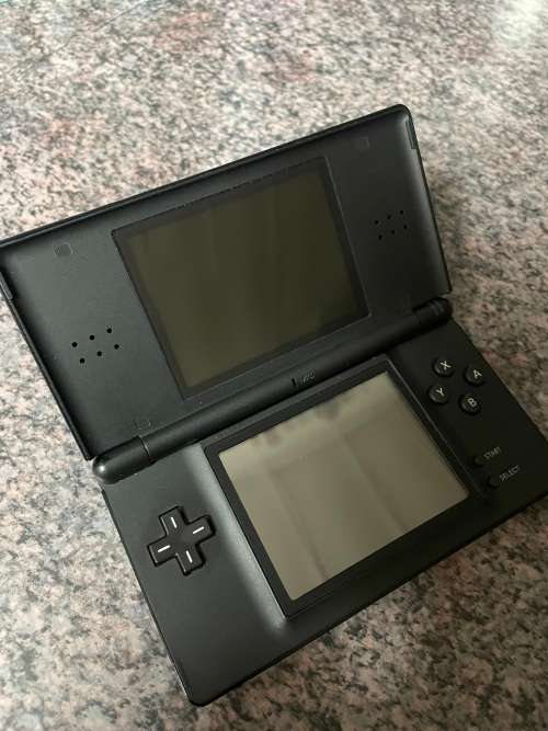 GREAT DEAL!! **Nintendo DS Lite with 10 Games & 2 Pencils For Sale**