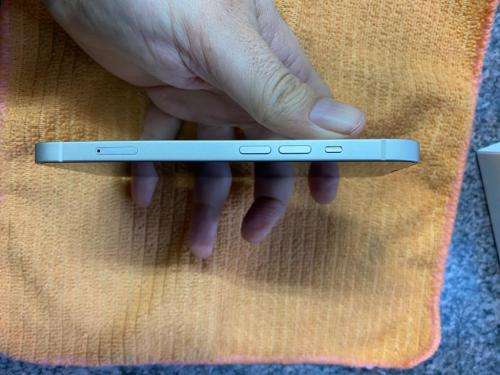 GREAT DEAL!!! **Starlight IPhone 13 128g Up For Grabs** LIKE NEW