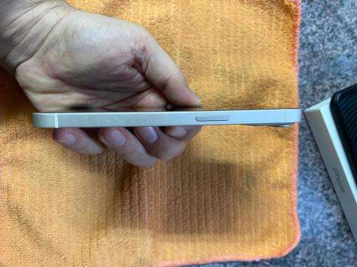 GREAT DEAL!!! **Starlight IPhone 13 128g Up For Grabs** LIKE NEW