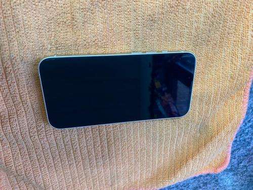 GREAT DEAL!!! **Starlight IPhone 13 128g Up For Grabs** LIKE NEW