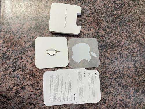 GREAT DEAL!!! **Starlight IPhone 13 128g Up For Grabs** LIKE NEW