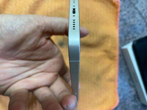 GREAT DEAL!!! **Starlight IPhone 13 128g Up For Grabs** LIKE NEW