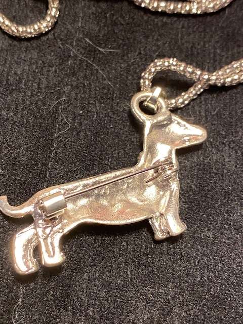 *** GORGEOUS DACHSHUND BROOCH PIN/ NECKLACE ***