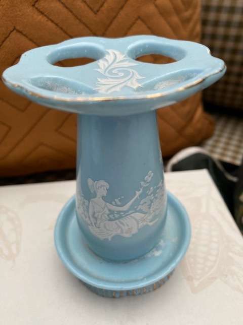 BEAUTIFUL VINTAGE BLUE BATHROOM SET