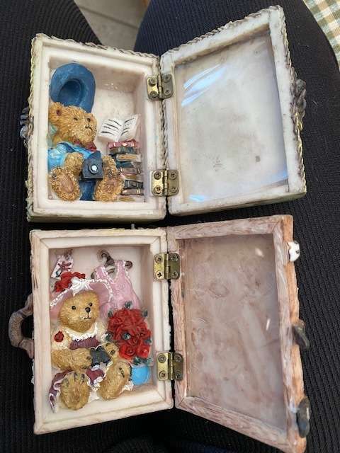 FOUR CUTE SUITCASE PICTURE FRAMES