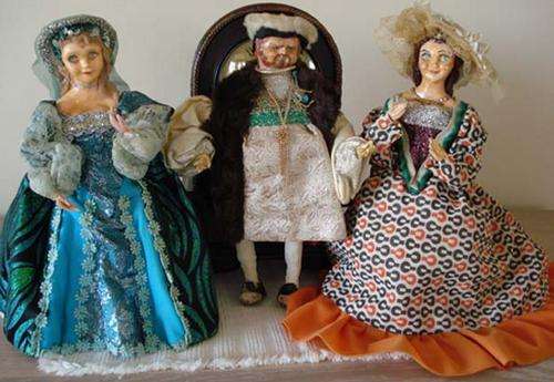 *** RARE VINTAGE DOLLS - KING HENRY V111 AND TWO OF HIS WIVES ***