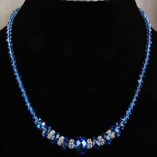***  BEAUTIFUL SWAROVSKI  CRYSTALS NECKLACE ***