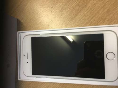 IPhone 6 16gb in immaculate condition, no scratches or dents, Apple screen cover since new