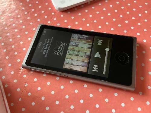 iPod Nano 7th generation 16GB Space Grey *box and papers*