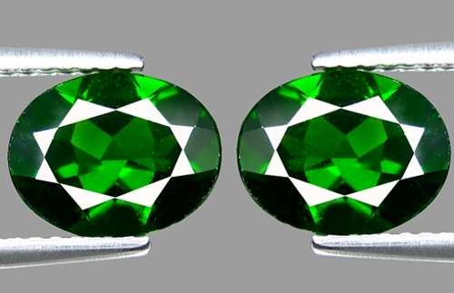 HPJ REF. POINT: EXTREMELY RARE 3.55 CT VS SIBERIAN CHROME DIOPSIDE PAIR.