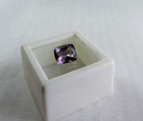 HPJ CONNOISSEURS PORTFOLIO: EXTREMELY RARE 2.40 CARAT VS MOROGORO (TANZANIA) PETSCHITE