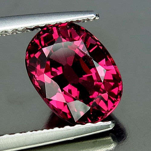 HPJ CONNOISSEURS PORTFOLIO: EXTREMELY RARE INTENSE PINK 2.58 CT VVS UMBA RIVER VALLEY MALAYA GARNET