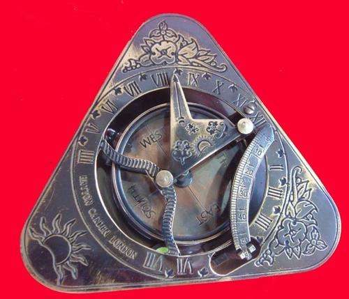 KELVIN HUGHES LONDON TRIANGULAR SUNDIAL COMPASS IN ANTIQUATED BRASS