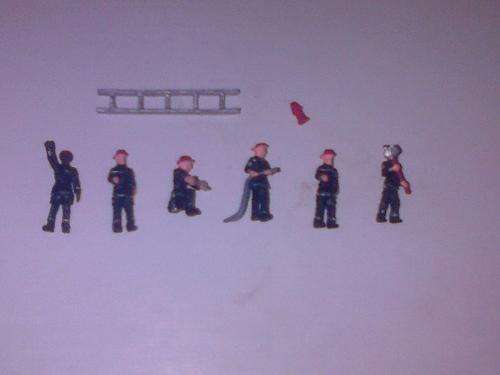 HO Fireman figures