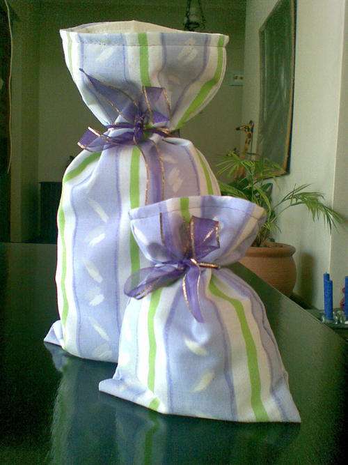 Gift bag set (4) - Includes FREE mini product