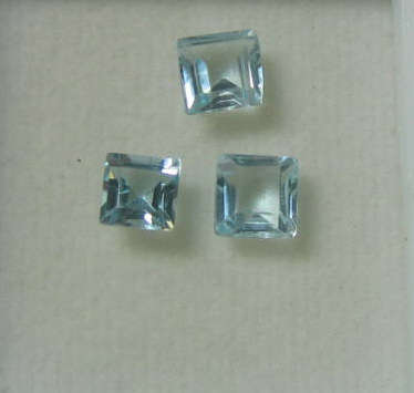Set of 3 princess cut NATURAL Blue Topaz, 1.00ct, mix mm