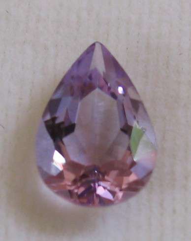 FINE BRAZILIAN Pear cut MID-PURPLE AMETHYST of approx 1.00ct, 6x9 mm