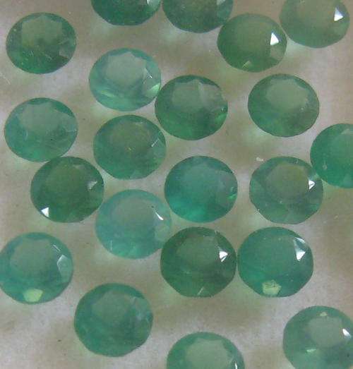 Wonderful Green Chrysoprase stones and is 4 mm each