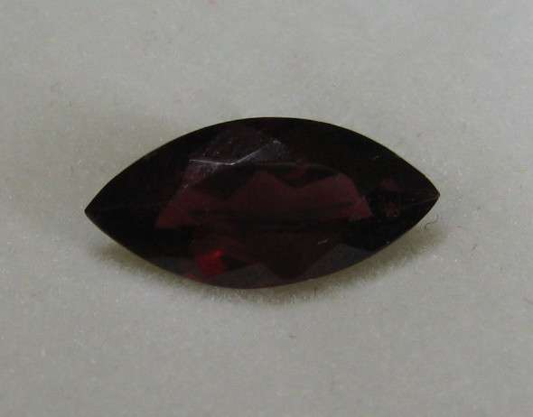 Madagaskar 1.80 ct Marquise cut Garnet 12x6 mm