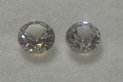 Lot of 2 Beautiful Brilliant Round cut White Zircon 4mm  .60ct