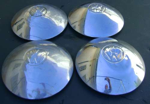 4 Volkswagen Beetle hub caps (wieldoppe)