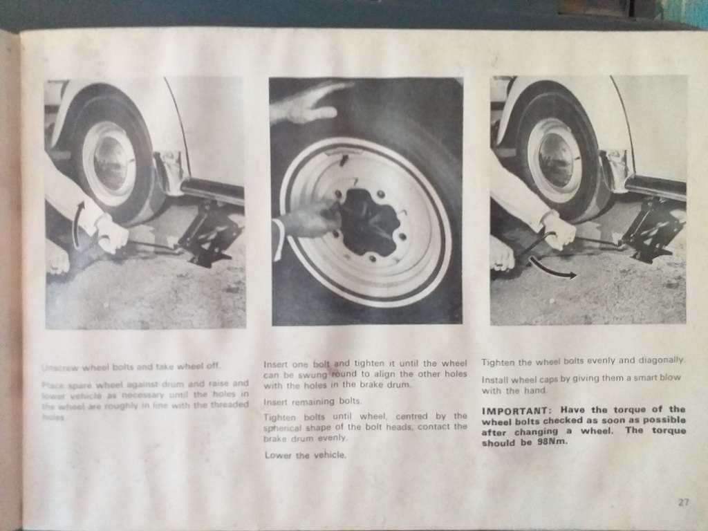 Volkswagen Beetle VW Instruksiehandleiding Instruction Manual WELL USED BUT SEEMS COMPLETE