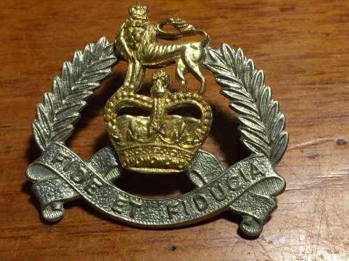 Rhodesian army pay corps cap badge pre-UDI