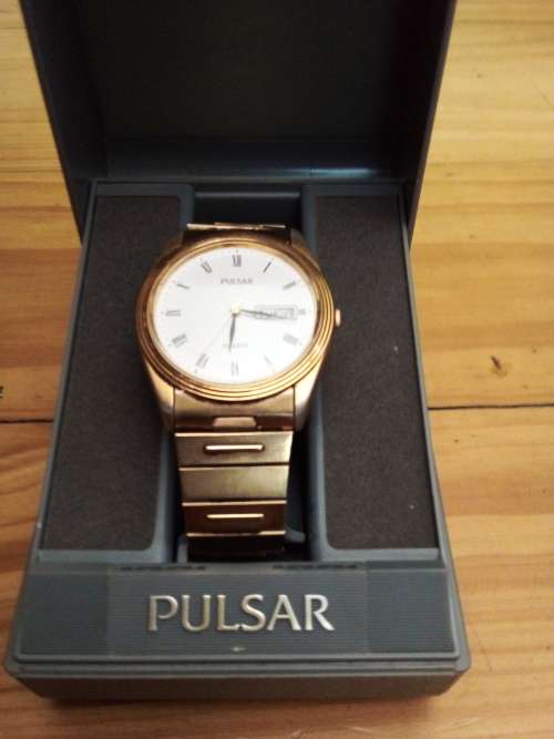 Pulsar watch with box