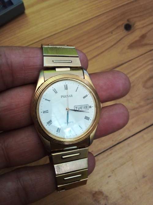 Pulsar watch with box