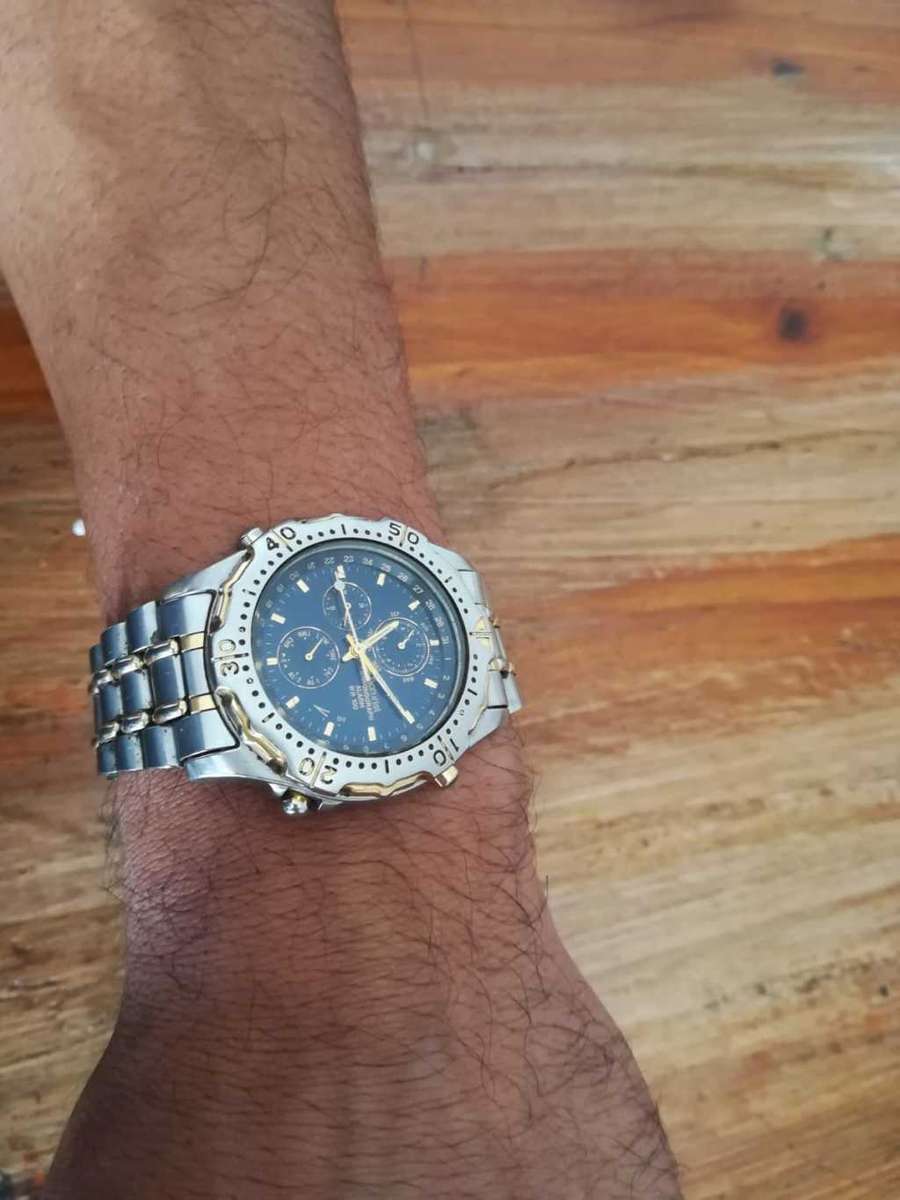 Accurist men`s watch full working order