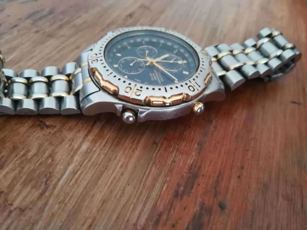 Accurist men`s watch full working order