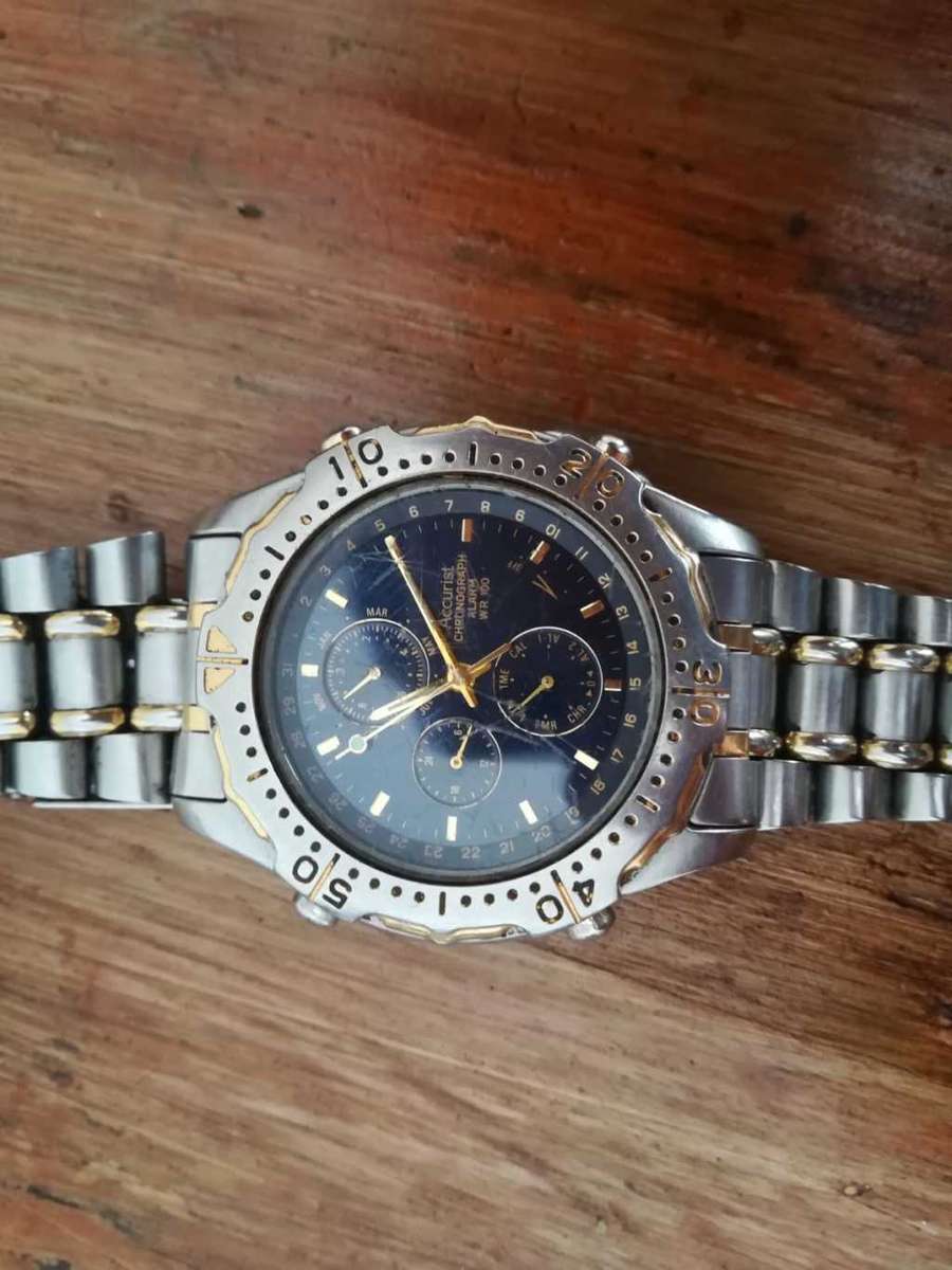 Accurist men`s watch full working order