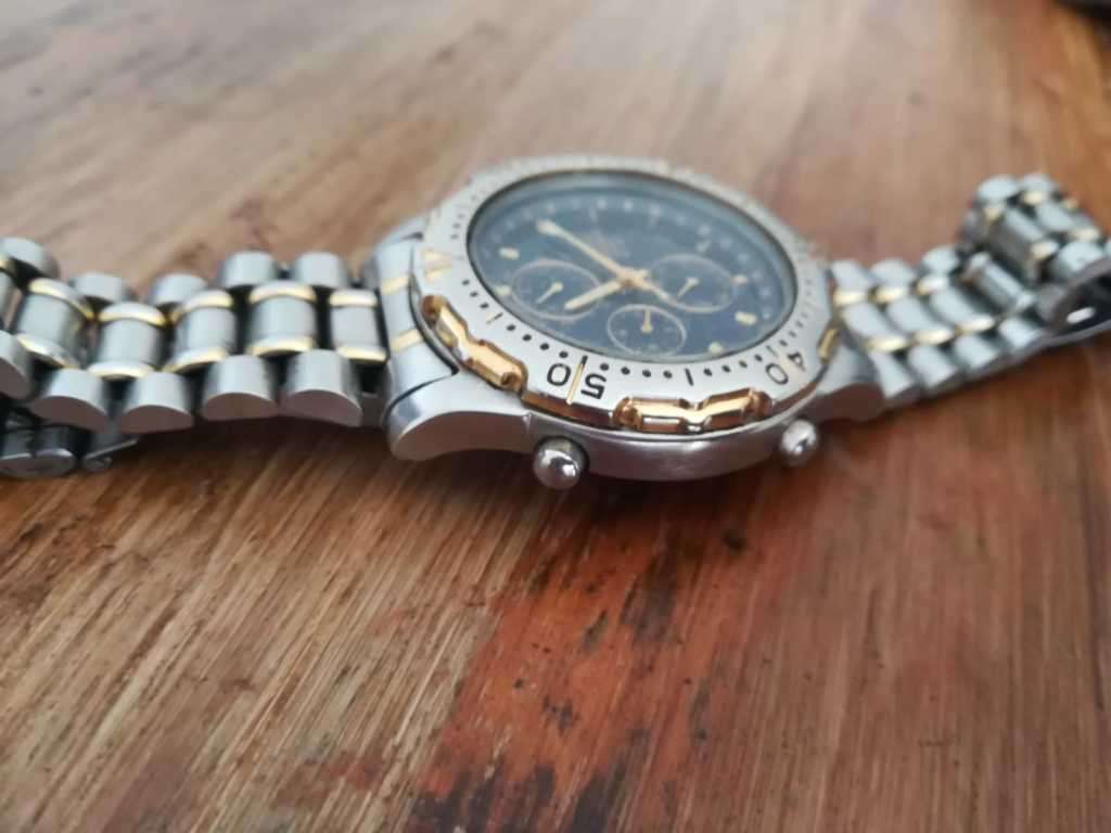 Accurist men`s watch full working order