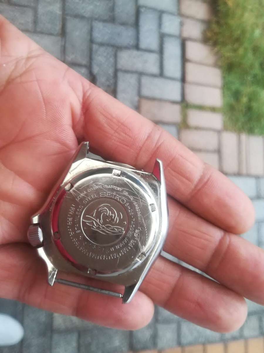 Seiko maxi quartz divers 200m read