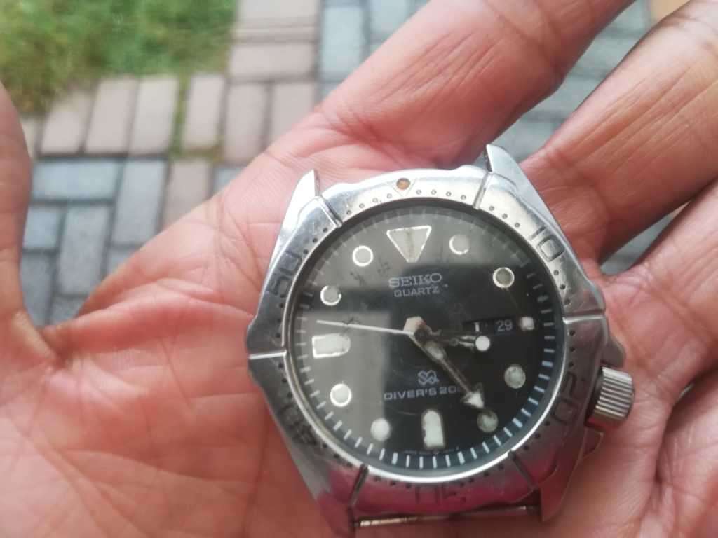 Seiko maxi quartz divers 200m read