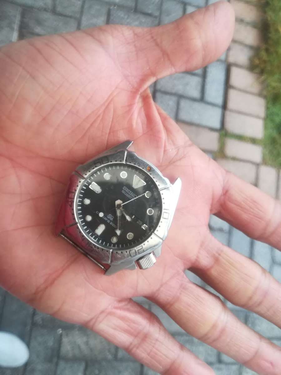 Seiko maxi quartz divers 200m read