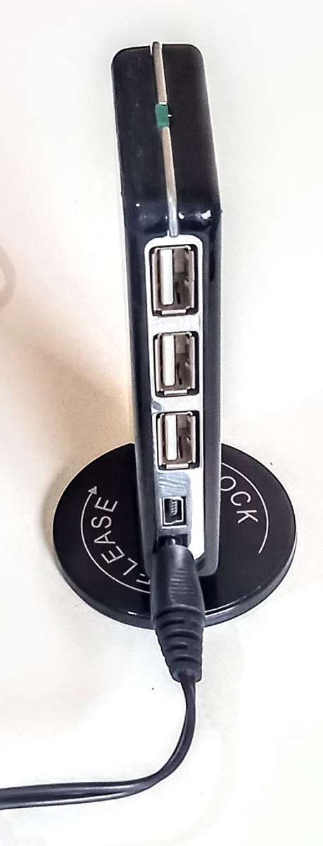 Vantec USB 2.0. 7 Port Hub in Working Condition