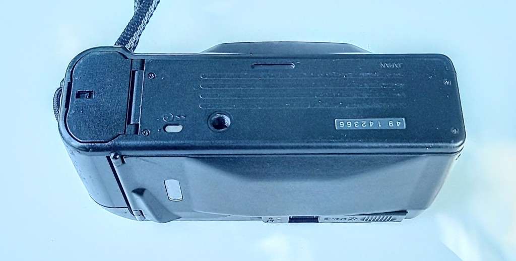 Rare Ricoh RT-550 AF Twin Lens 35mm / 70mm Film Camera in Working Condition