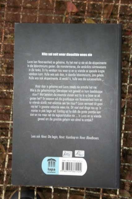 Sterreloper - Fanie Viljoen - 2013 - Nove Sci Fi reeks nr 4 - vir die jeug (a9)