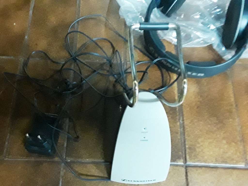 Sennheiser Headphone and speaker set (H) Model RS120