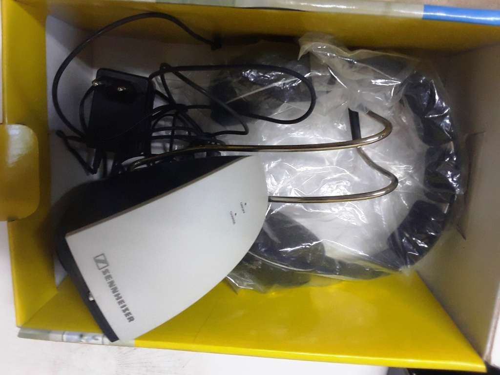 Sennheiser Headphone and speaker set (H) Model RS120