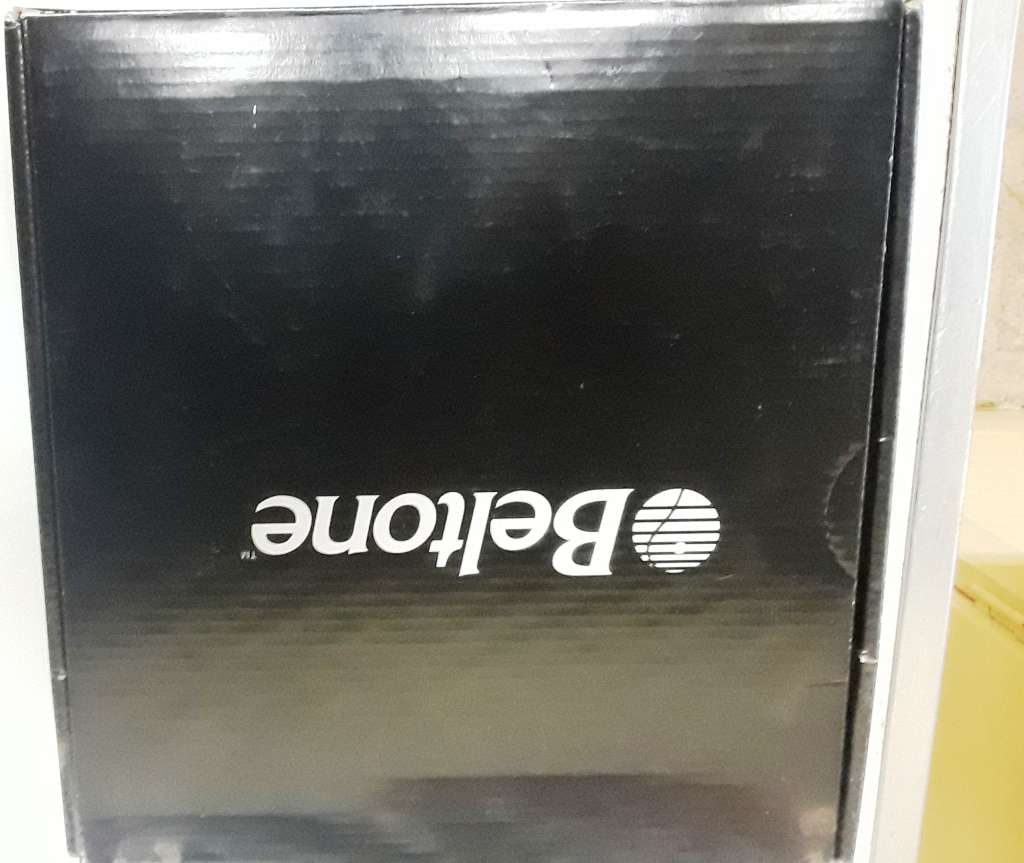 Beltone M700501 digital photo frame and remote control (h)