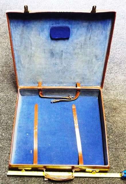 VINTAGE Masonic Regalia Master Mason  Hard Case 100% Leather