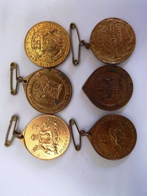 6 X MEDALIONS @R1 START