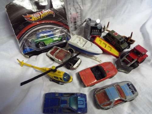 LOT OF COLLECTABLE CARS