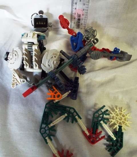 WOW  Lot of rebuildable Bionicle toys