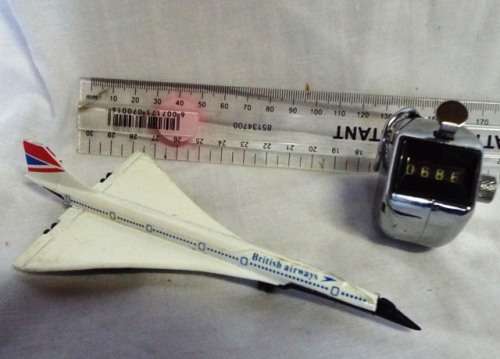 COLLECTABLE MODEL OF BRITISH AIRWAYS SUPERSONIC JET